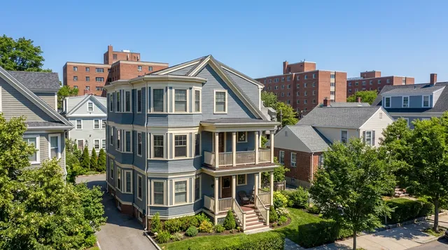 Converted triple-decker condominium building near a university neighborhood in Cambridge, MA